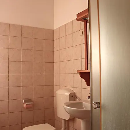 Guest house Private Nela Karigador